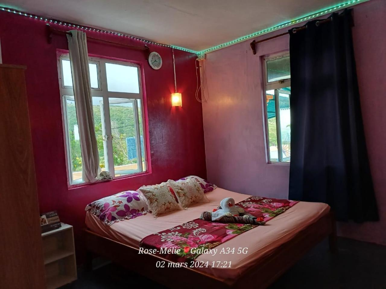 Chez Tonio Magic Ocean View Villa Port South East ภายนอก รูปภาพ