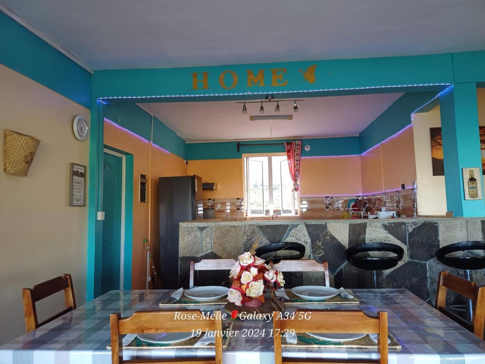 Chez Tonio Magic Ocean View Villa Port South East ภายนอก รูปภาพ