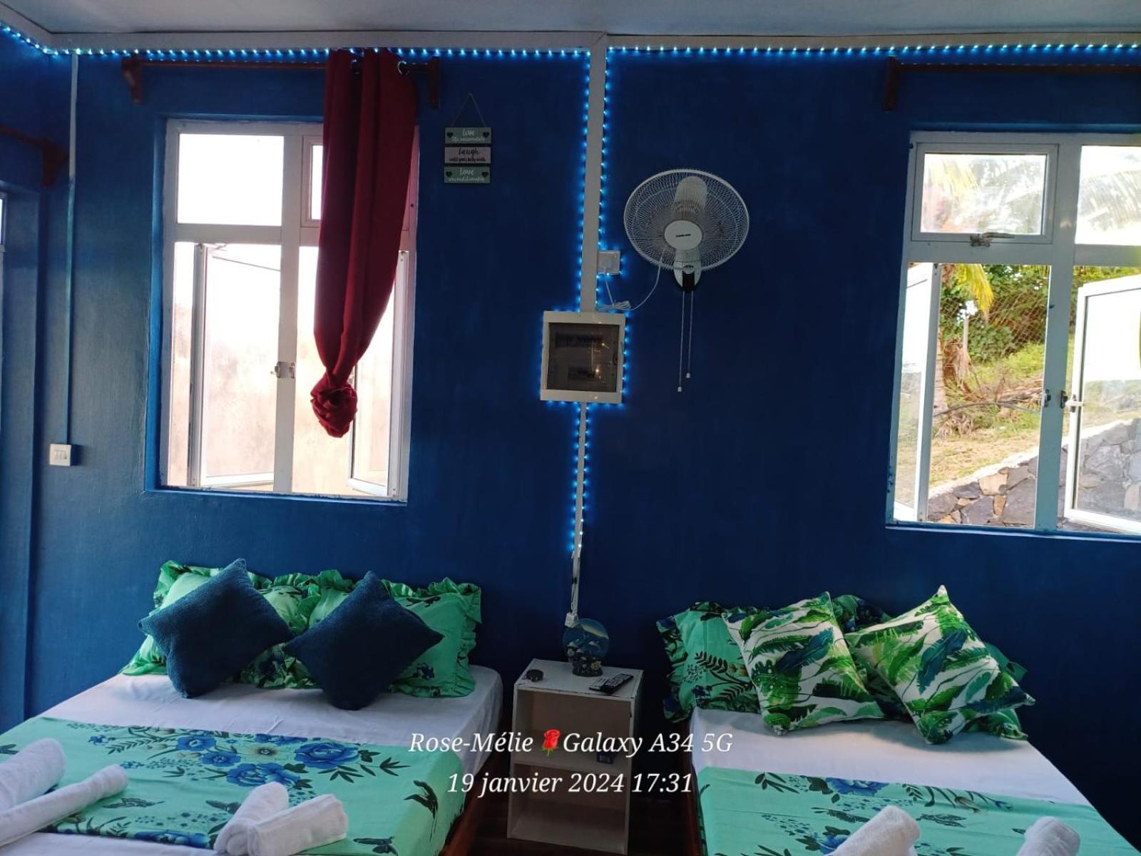 Chez Tonio Magic Ocean View Villa Port South East ภายนอก รูปภาพ