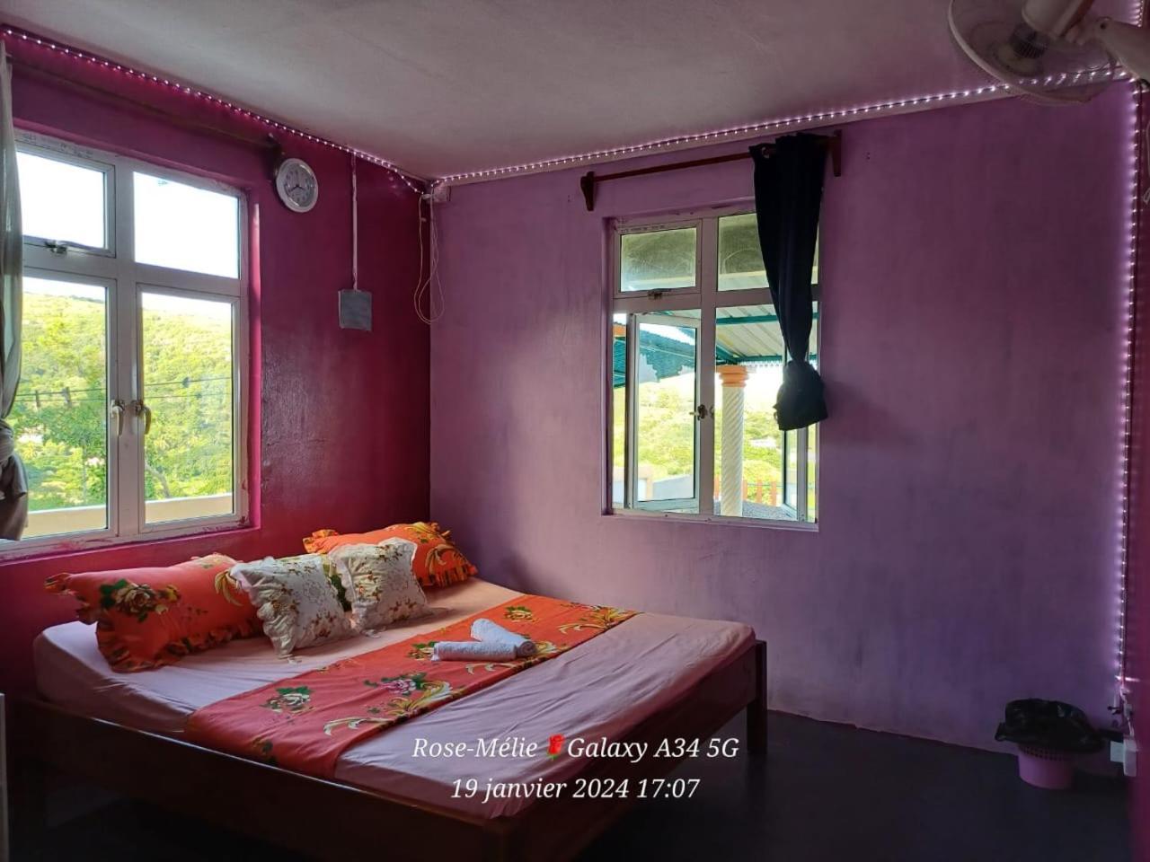 Chez Tonio Magic Ocean View Villa Port South East ภายนอก รูปภาพ