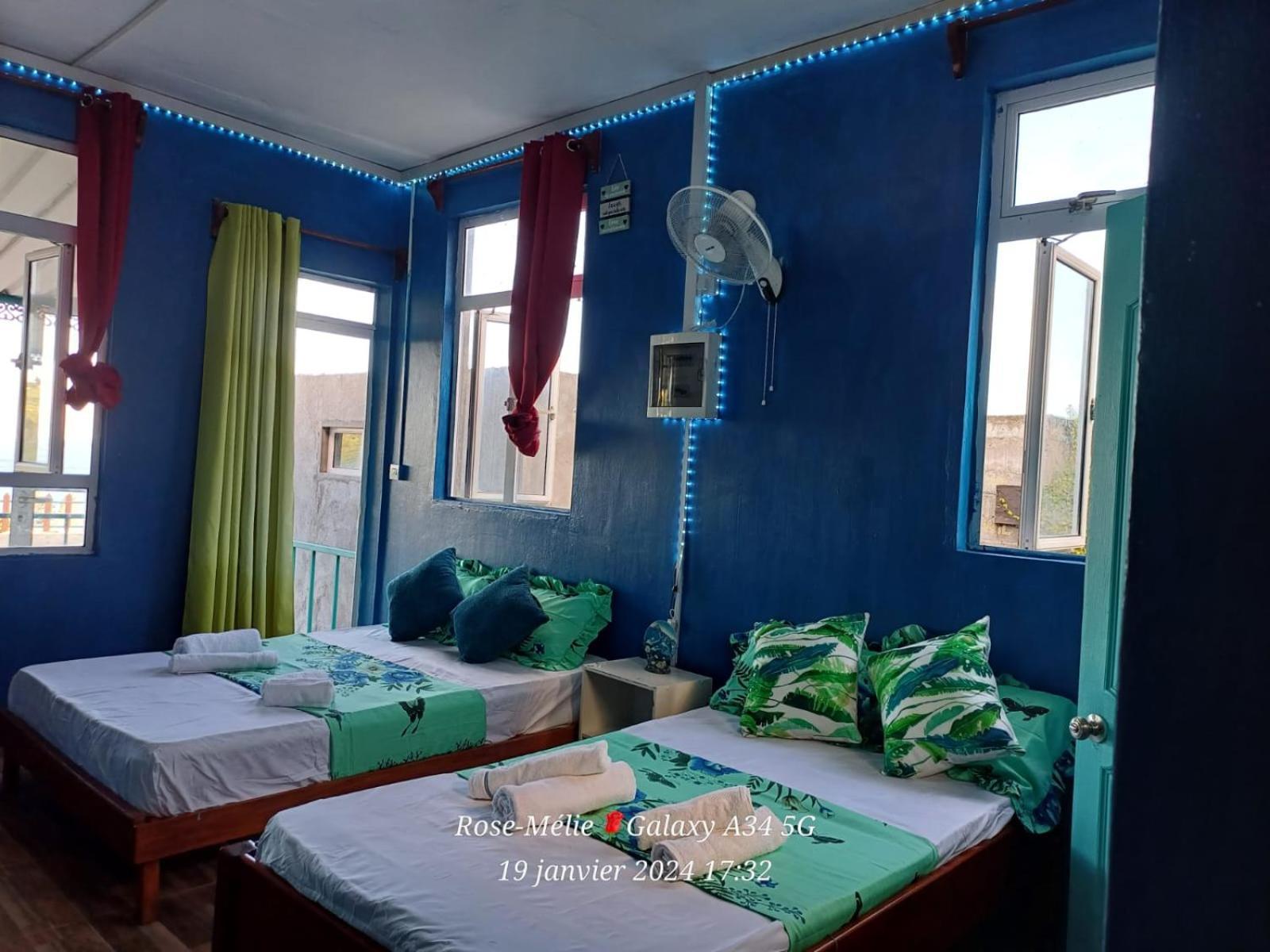 Chez Tonio Magic Ocean View Villa Port South East ภายนอก รูปภาพ